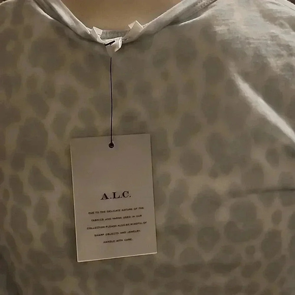 A.L.C KARLIE PUFF SLEEVE SPOTTED LEOPARD BABY BLUE TOP SIZE XS - Picture 4 of 6